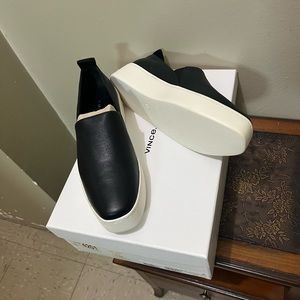 Black leather Vince Sneakers